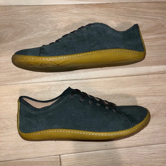 Vivobarefoot Suede Addis. Barefoot minimalist shoes - Picture 2 of 7